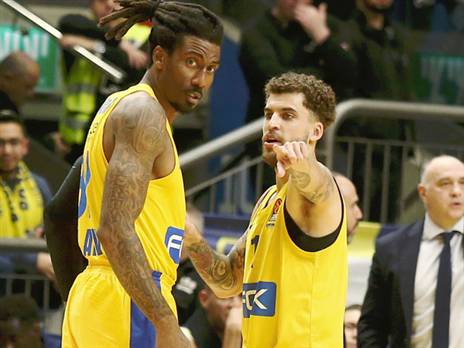 סטודמאייר כמעט לא ראה פרקט עם בכורה פושרת (אלן שיבר)