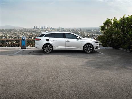 רנו מגאן פלאג-אין. רק בדגם הסטיישן בינתיים