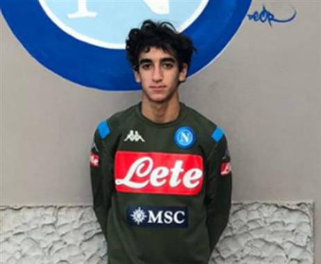 שיהיה בהצלחה. עבד בהתרשמות בנאפולי