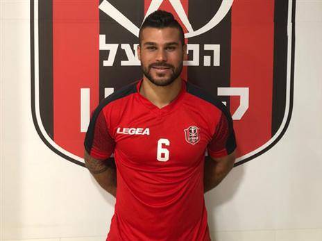 חוזר למגרשים. מויאל בקטמון (האתר הרשמי)