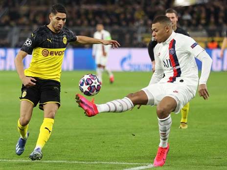 חאכימי מול אמבפה. המגן יישאר בדורטמונד? (getty)