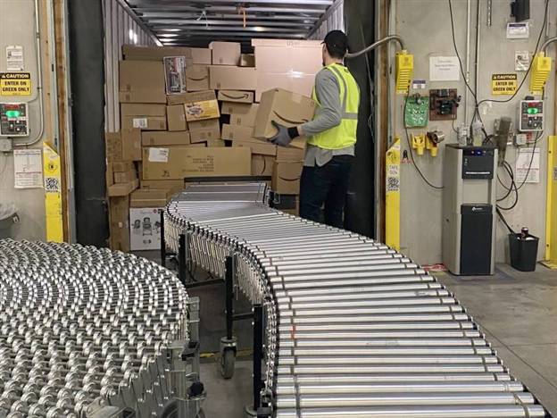 זאק במהלך העבודה. לא רוצה להשתמש בחסכונות