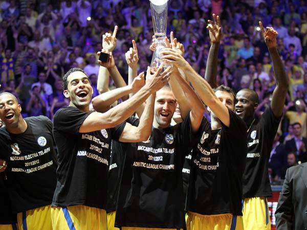 פרמאר עם אוחיון. הפציע לכמה משחקים (אלן שיבר)