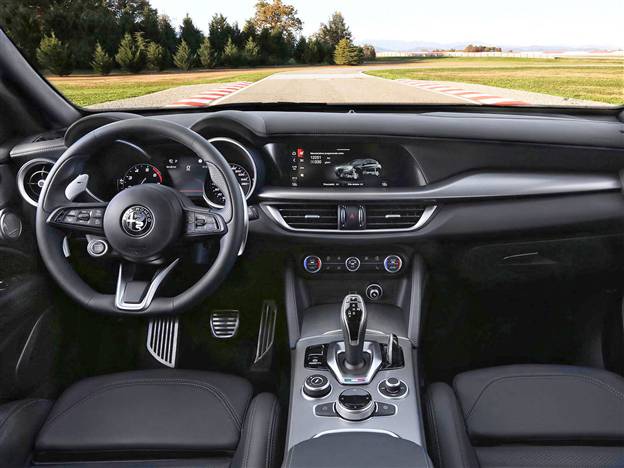 אלפא רומאיו סטלביו 2020