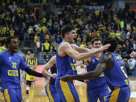 "מסוגלים לזכות גם היום". שחקני מכבי חוגגים ב-2020 (getty)