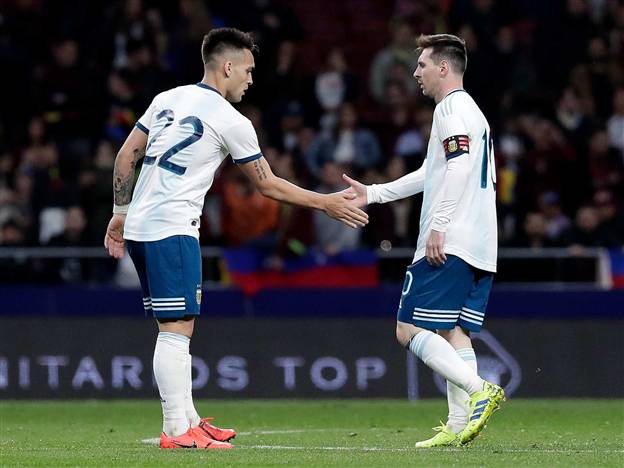 מסי ולאוטרו. בעונה הבאה בברצלונה? (Getty)