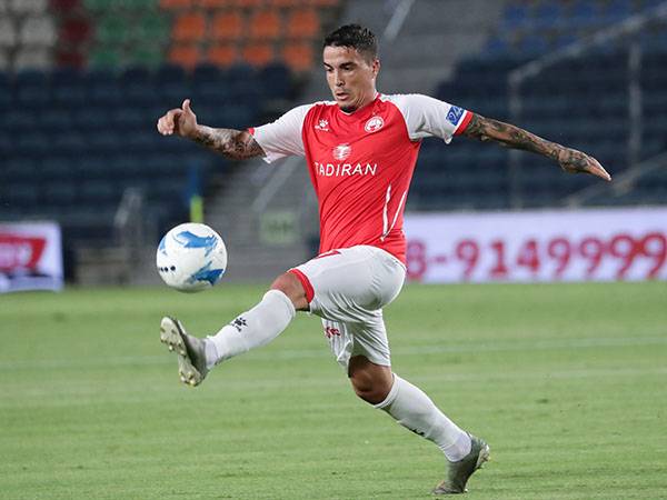 "לנו לא כואב כשאנחנו מוחלפים?" ז'וסואה (צילום: דני מרון)