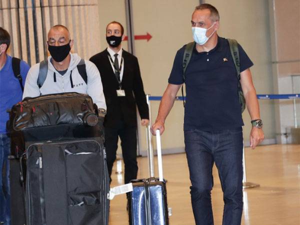 דוניס. יכנס לבידוד (דני מרון)