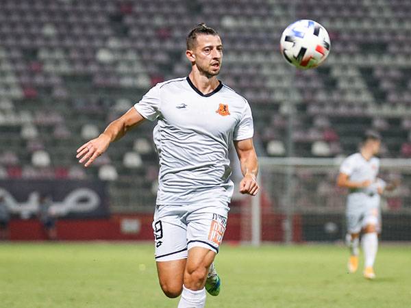 רוצה לאירופה. ג'אן (מאור אלקסלסי)