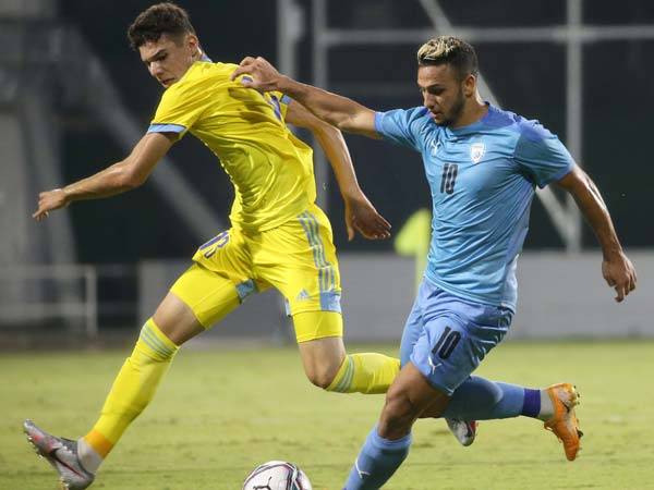 מקומו בחוד מובטח. אלמוג (צילום: אודי ציטיאט)