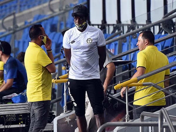 אקינמיי יפתח במרכז ההגנה (ברני ארדוב)