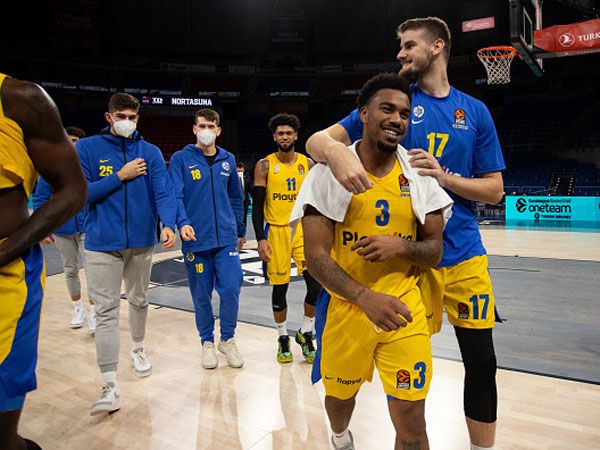 בסוף ראינו קצת חיוכים של המכבים (getty)