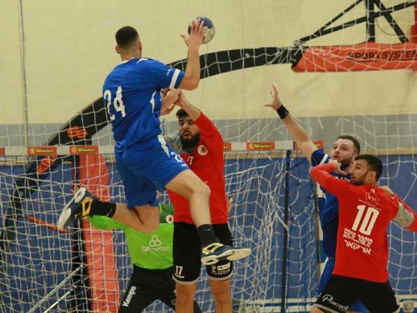 (ענבר חורי, מ.כ חולון)