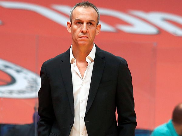 לא יכול היה לעצור את הדמעות בסיום. קטש (אלן שיבר)