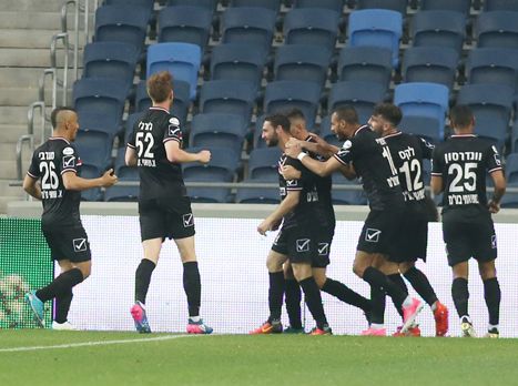 הפעם האחרונה שסכנין חגגה בסמי עופר מול מכבי חיפה: לפני כמעט ארבע שנים (יוסי שקל)