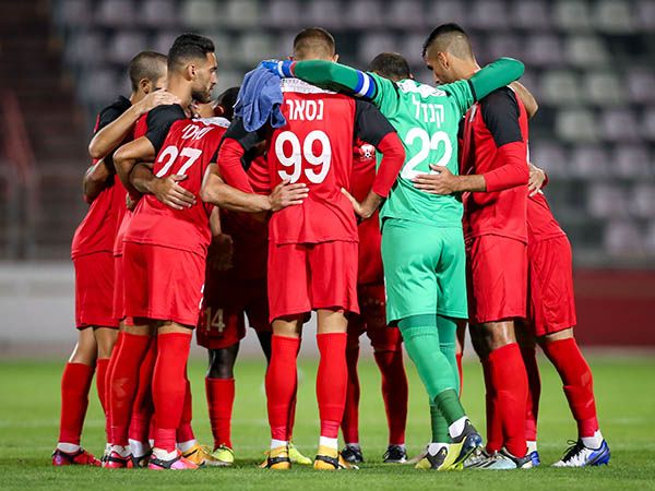 הקבוצה בדרך לעוד משחק ביתי (צילום: מאור אלקסלסי)