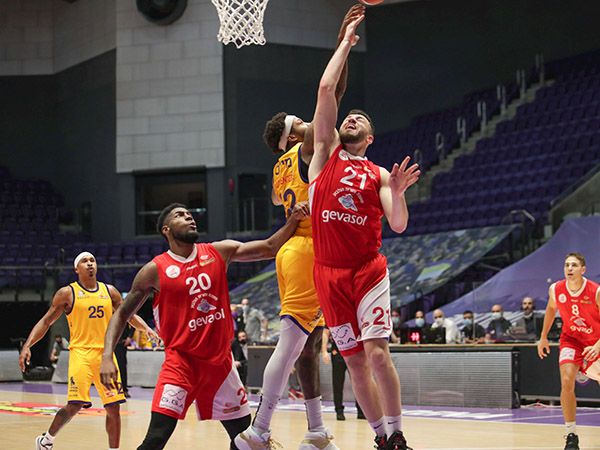 (מנהלת הליגה)