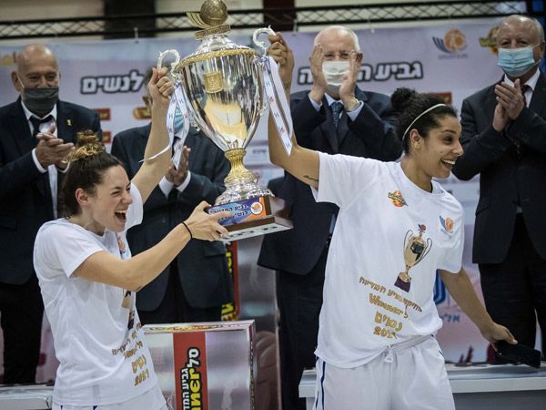 בפעם החמישית, ר"ג מחזיקת הגביע (עודד קרני)