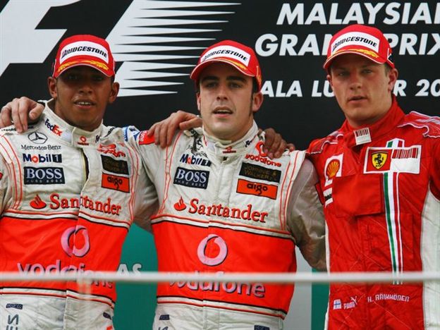 המילטון, רייקונן ואלונסו בגרנד פרי מלזיה בשנת 2007. ילדים