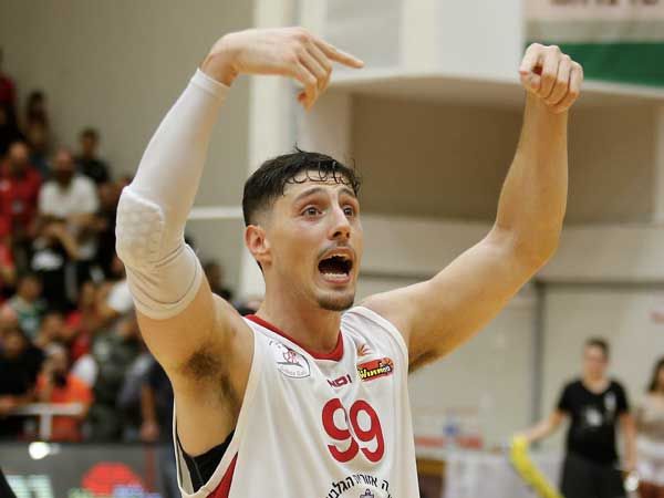 מזכיר את חג'ג' ב"ערסיות" (אלן שיבר)