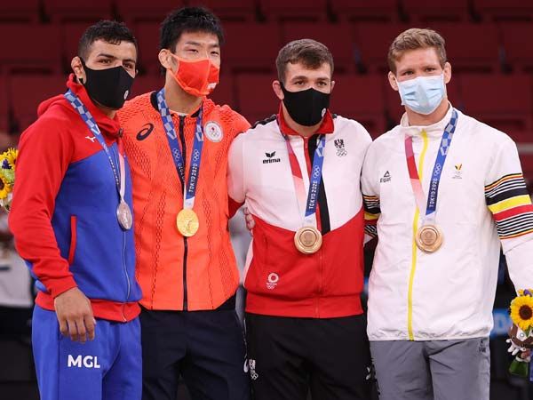 זוכי המדליות. מוקי לא הצליח להגיע לפודיום (Getty)