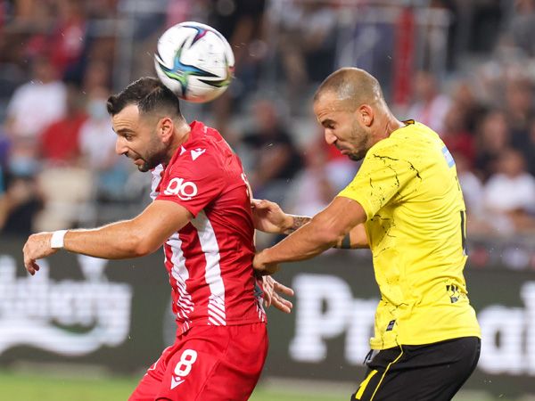 עדיין בספק לחצי הגמר. אזולאי (מצד שמאל) (צילום: דני מרון)