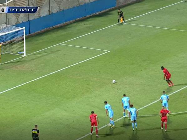 ניצחה בזכות שני פנדלים