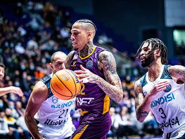 ירד לספסל אחרי דקות לא טובות. קייזר (עודד קרני)