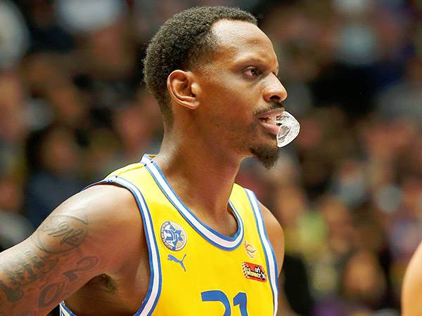 ג'יימס נאנלי. יישאר צהוב? (אלן שיבר)