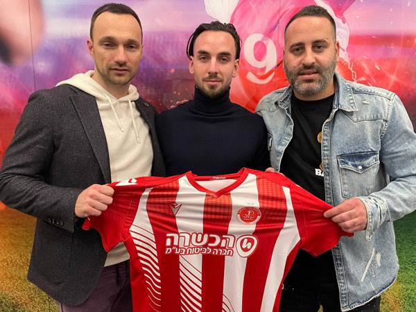 מתרגל לאדום. ינקוביץ' עם סוכנו זיו סלמנוביץ'