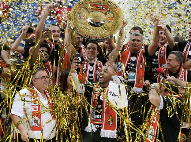 לקח חלק בעונה היסטורית. ליונס (אלן שיבר)