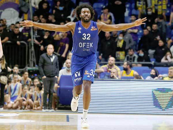 צ'ינאנו. "שחקן NBA" (אלן שיבר)