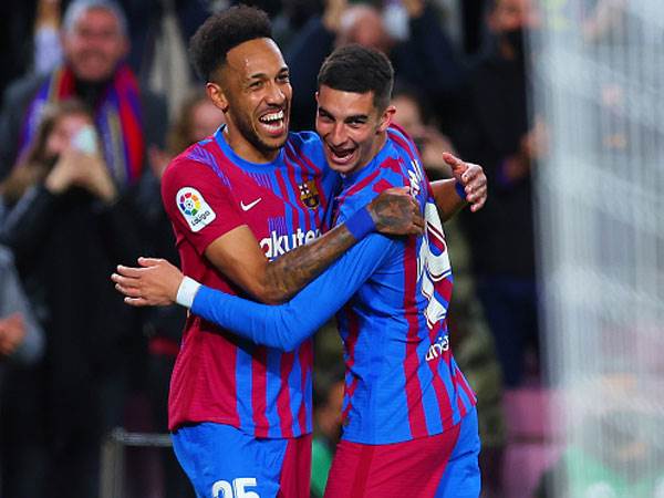 פייר אמריק אובמיאנג ופראן טורס. צ'אבי רמז על רוטציה (Getty)