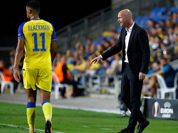 קרויף על הקווים של מכבי תל אביב. מרגיש כמו יקום מקביל (Getty)