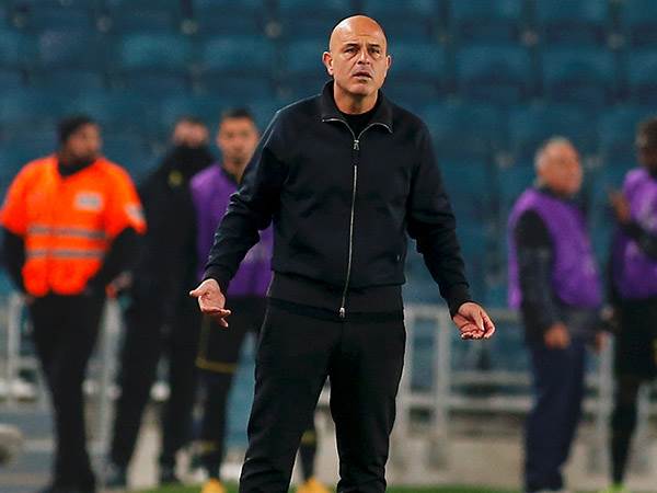 יוסי אבוקסיס. אנדרדוג (אלן שיבר)