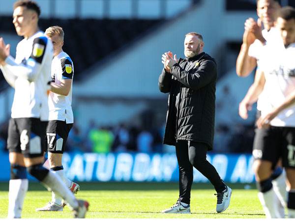רוני ושחקני דרבי. עונה קשה (Getty)