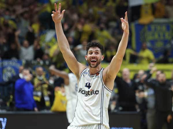 אנג'לו קלויארו. מכבי תל אביב חזרה לחייך (דני מרון)