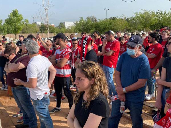 לעולם לא יצעד לבד