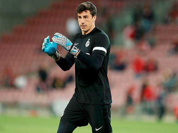 ג'וש כהן. יעבור מבחן כשירות (אלן שיבר)