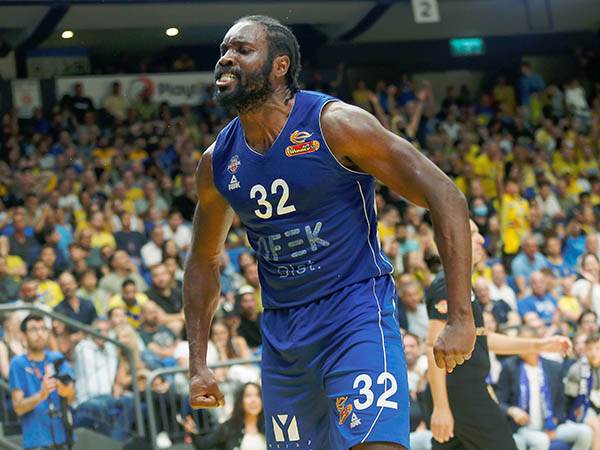 צ'ינאנו אונואקו. התעלה (אלן שיבר)