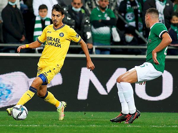 מתן חוזז. לבסוף הקיצוני התרצה וחתם לשלוש שנים נוספות (אלן שיבר)