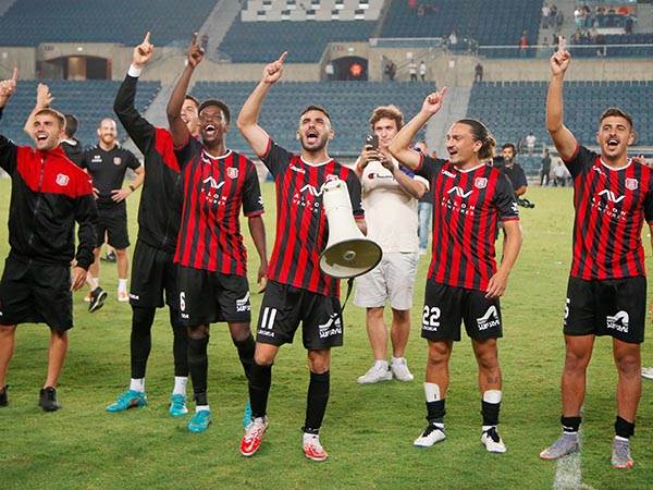 "הכל מתחבר" (אלן שיבר)