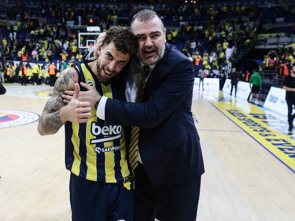 וילבקין וסטפנוס דדאס, כיום עוזר מאמן בפנרבחצ'ה (Tolga Adanali/Euroleague Basketball via Getty Images)