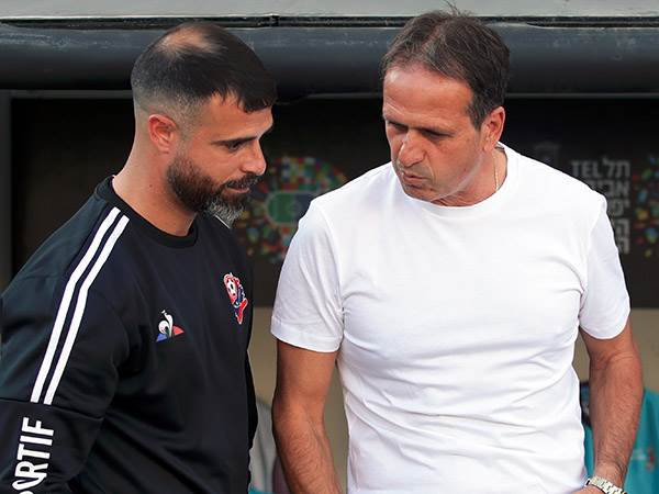 וגם לו ולהגנה שלו. לוי (אלן שיבר)