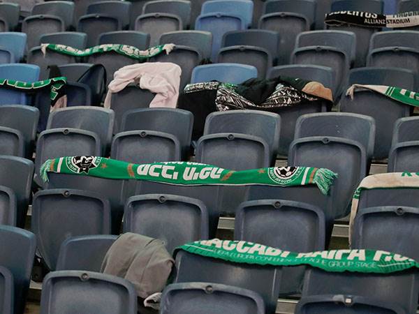 במועדון שלחו גיבוי. מחאת האוהדים (צילום: אלן שיבר)