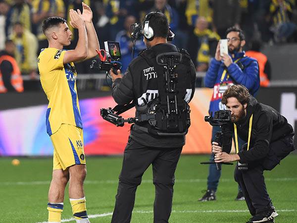 נפרד מהקהל (ברני ארדוב)