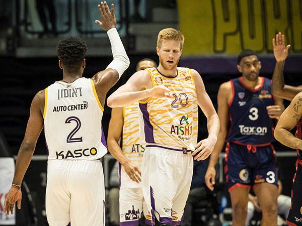 שמיכה קצרה (עודד קרני)