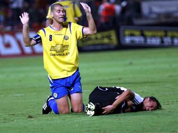 חווה רגעים גדולים, וגם רגעים קשים בצהוב (אלן שיבר)