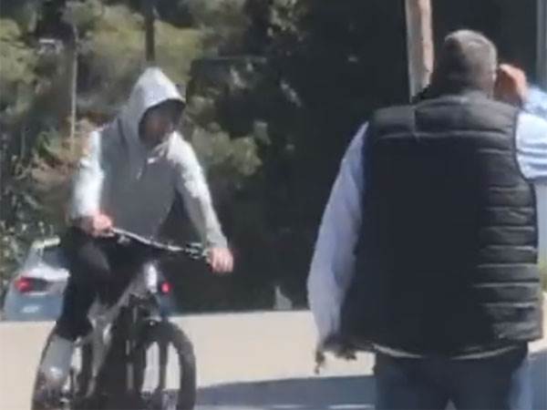 מסי על אופניים. ברצלונה מתלהבת