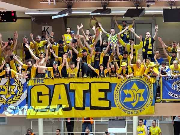 יצרו יתרון ספורטיבי ביציע. אוהדי מכבי ת"א (האינסטגרם של מכבי ת"א)